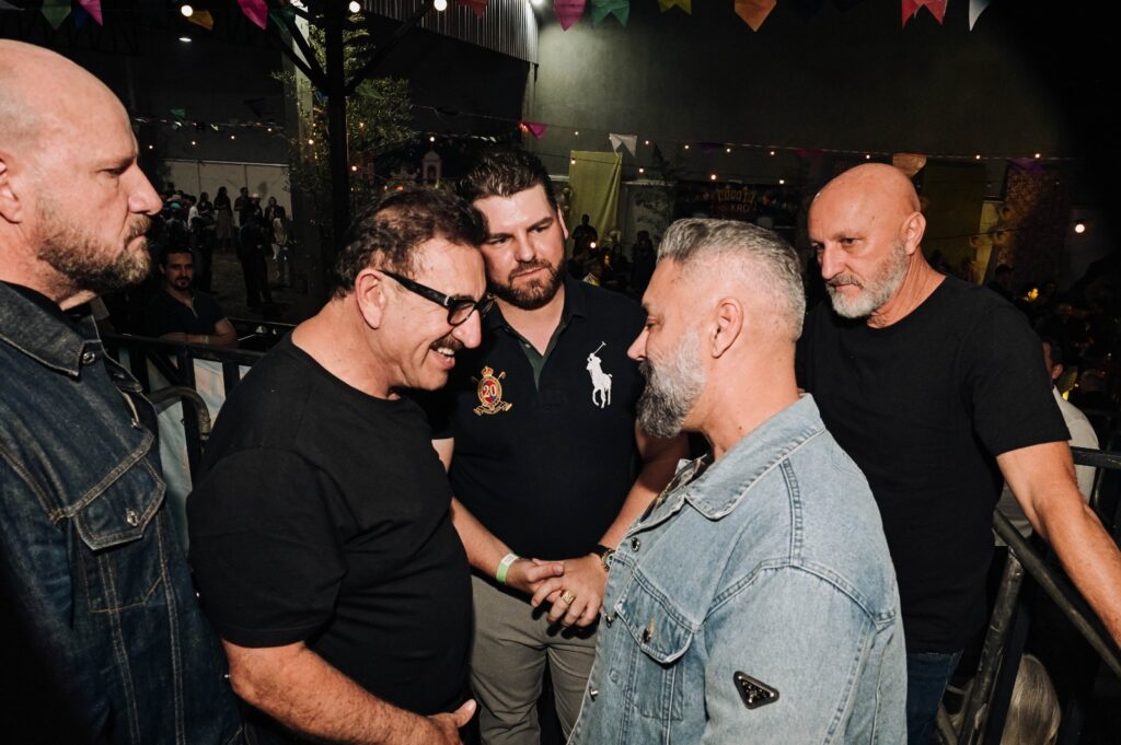 Registro do encontro de Ratinho com a KRD — foto 6